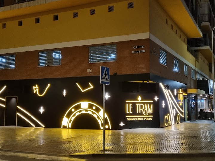 Le Tram Salon de Juegos