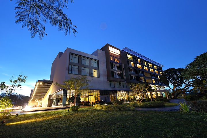 Watch our Midori Clark Hotel and Casino review