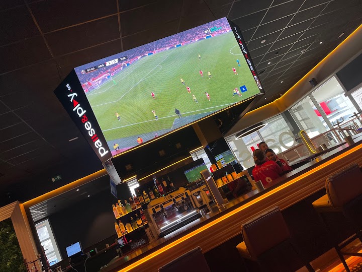 Salón de juego & Sports Bar Pause&Play