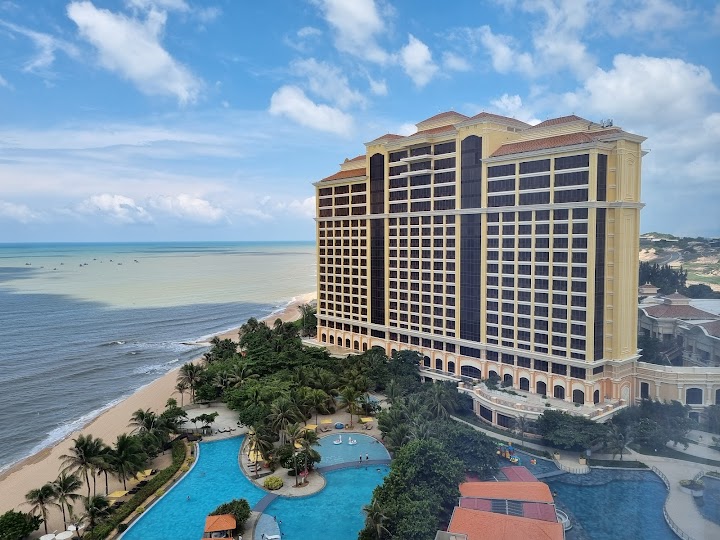 Watch our The Grand Casino Hồ Tràm review