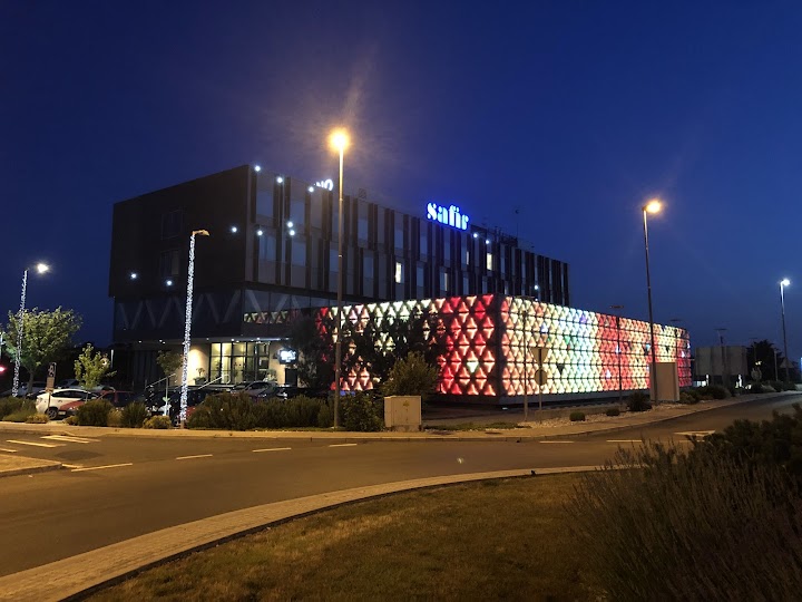 Safir, Hotel & Casino