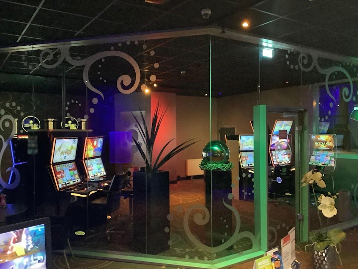 MERKUR SPIELHALLE Halle