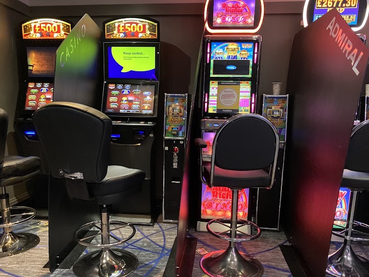 Admiral Casino: Clifton